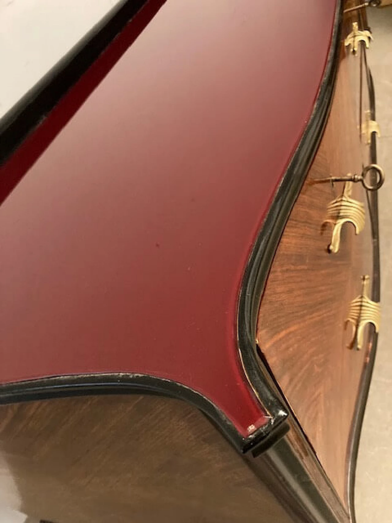 Rosewood chest of drawers with burgundy glass top, 1950s 7