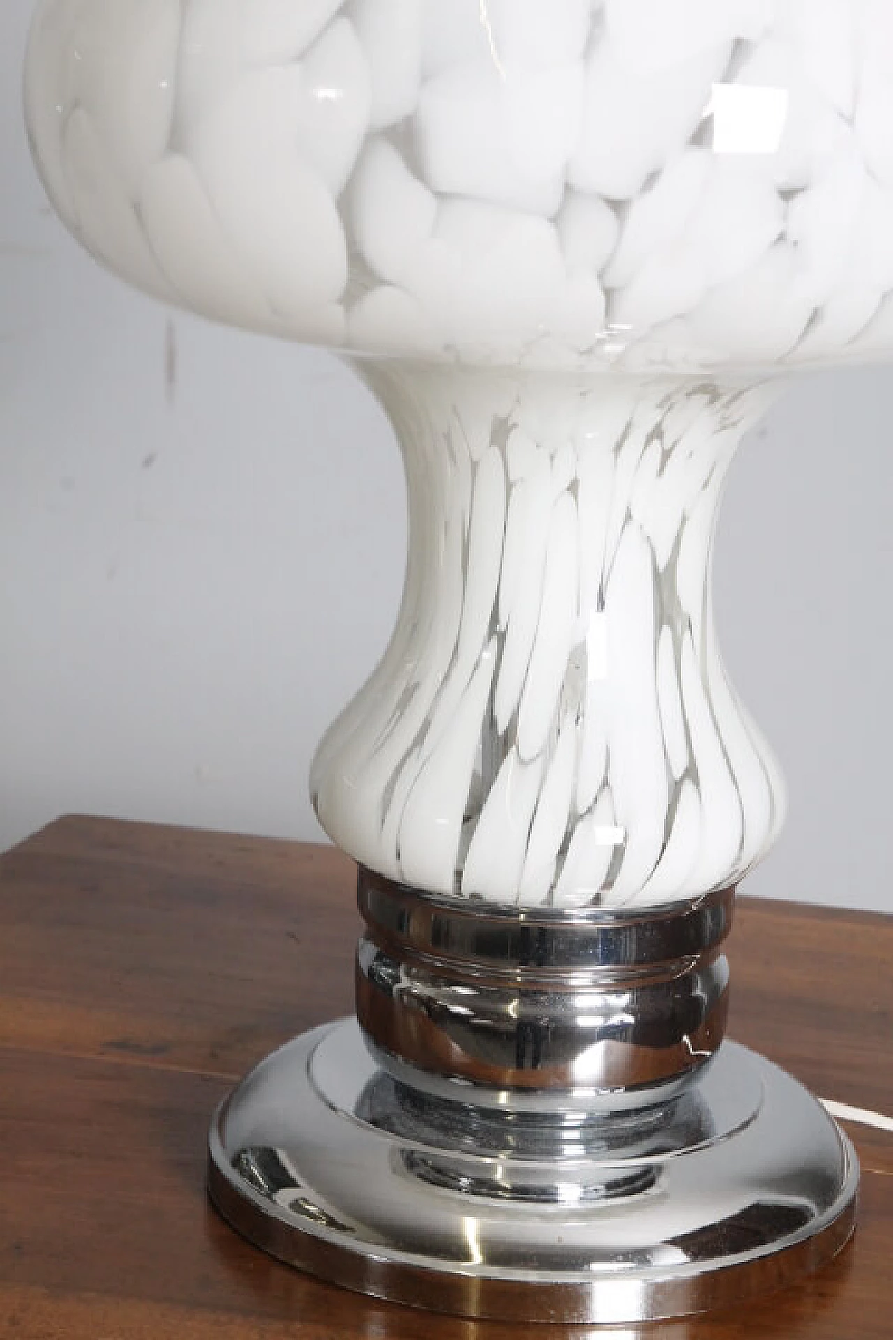 Lampada a fungo in vetro di Murano latteo e metallo di Mazzega, anni '70 8