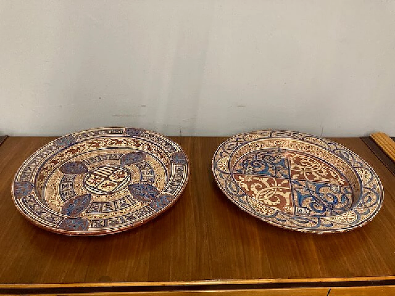 Pair of Hispanic Moorish style majolica plates, 19th century 1