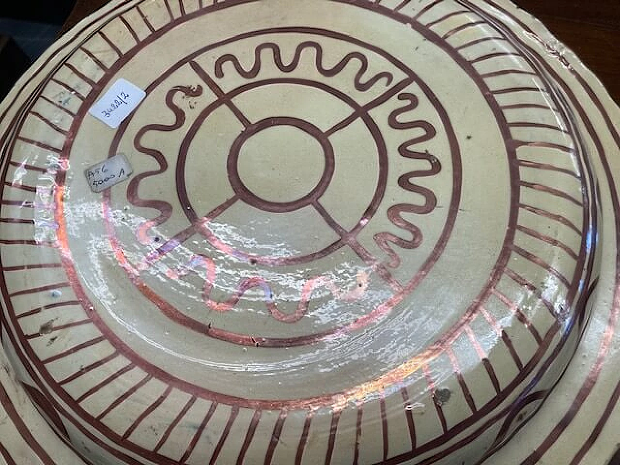 Pair of Hispanic Moorish style majolica plates, 19th century 6