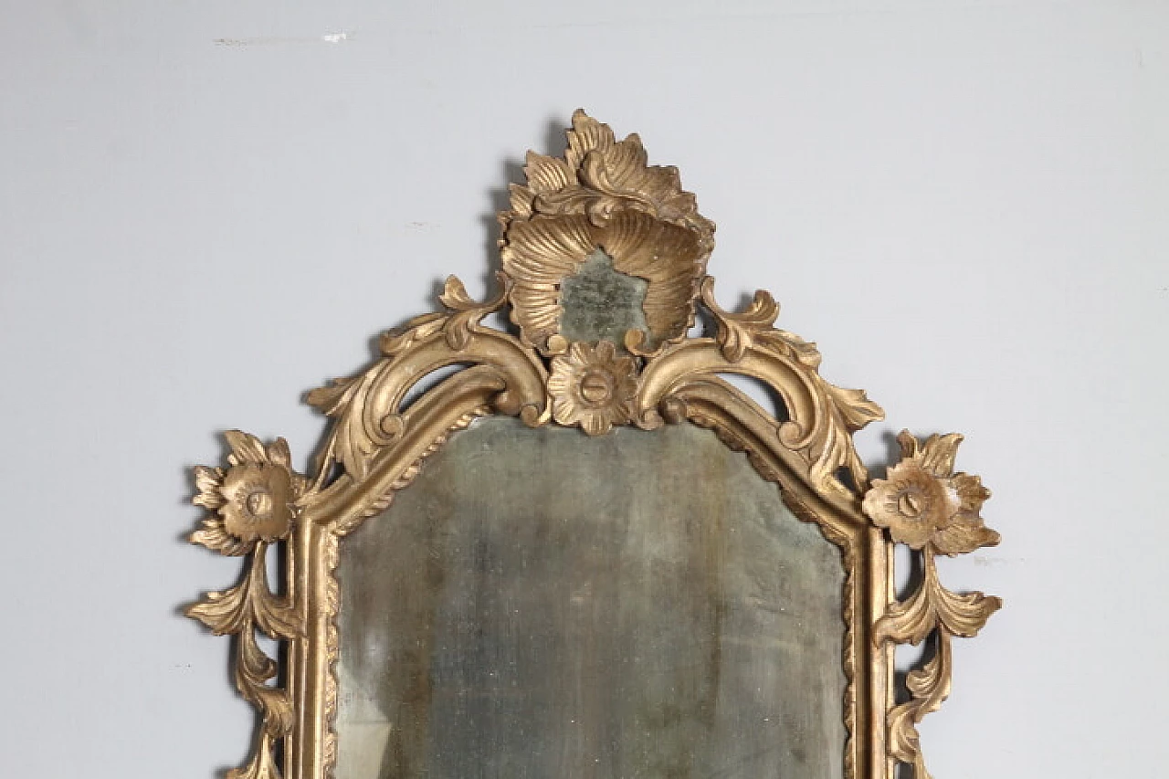 Specchio al mercurio Luigi Filippo con cornice in foglia d'oro, metà '800 2
