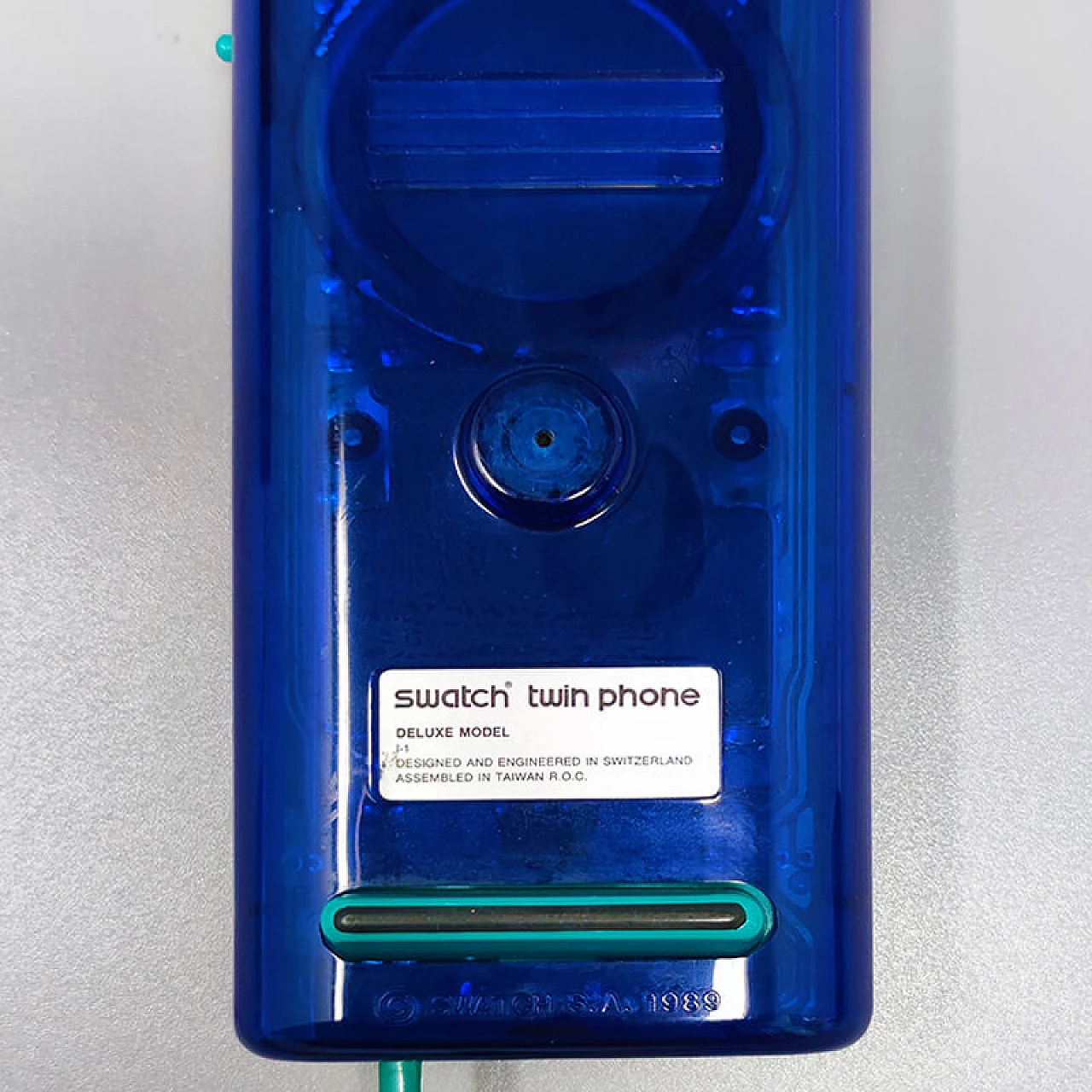 Telefono Swatch Twin Deluxe blu in stile Memphis, anni '80 9