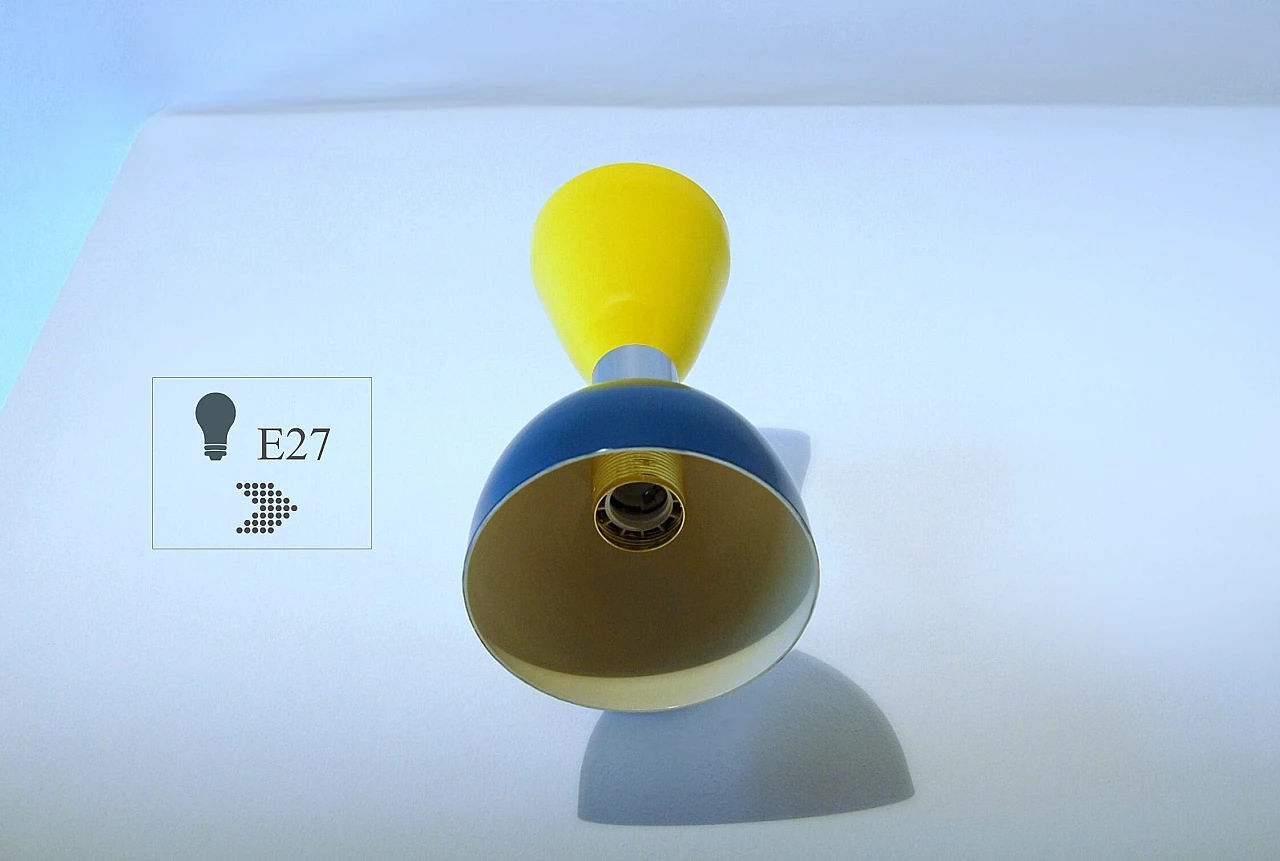 Applique in ottone cromato a doppio cono giallo e blu di Deyroo Lighting, anni '2000 8