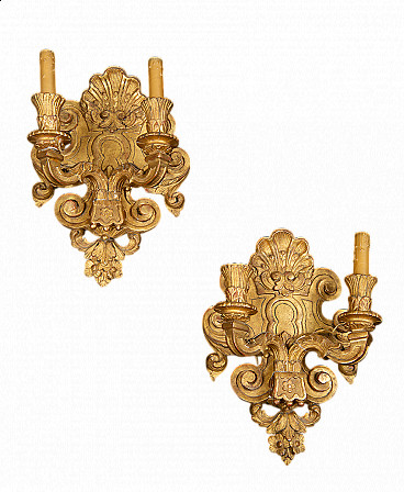 Pair of Louis XV wall sconces in gilded and carved wood, late 18th century