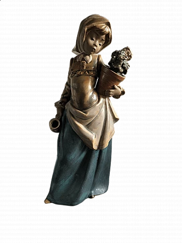 Statuetta in gres di Lladrò raffigurante ragazza con vaso e brocca