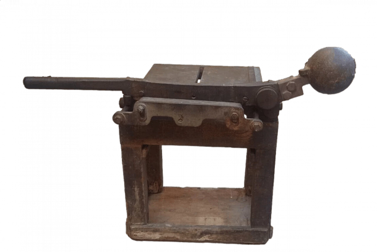Professional cast iron paper cutter, early 20th century 2