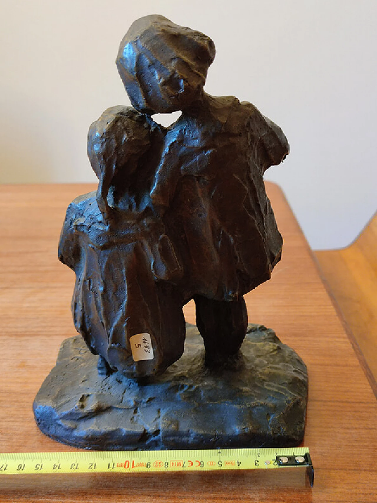 Lina Arpesani, little girls reading, bronze sculpture, 1920s 2