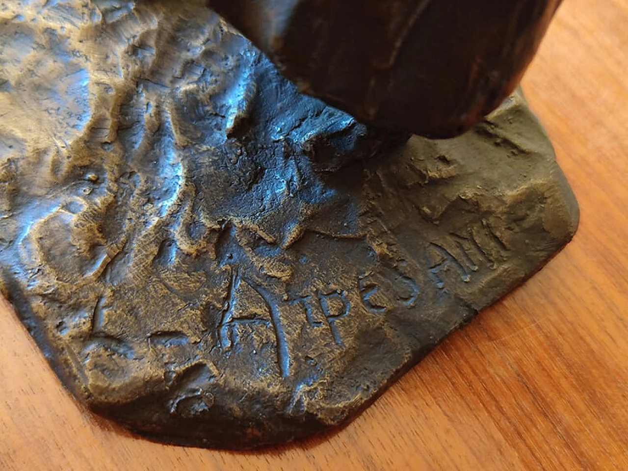 Lina Arpesani, little girls reading, bronze sculpture, 1920s 3