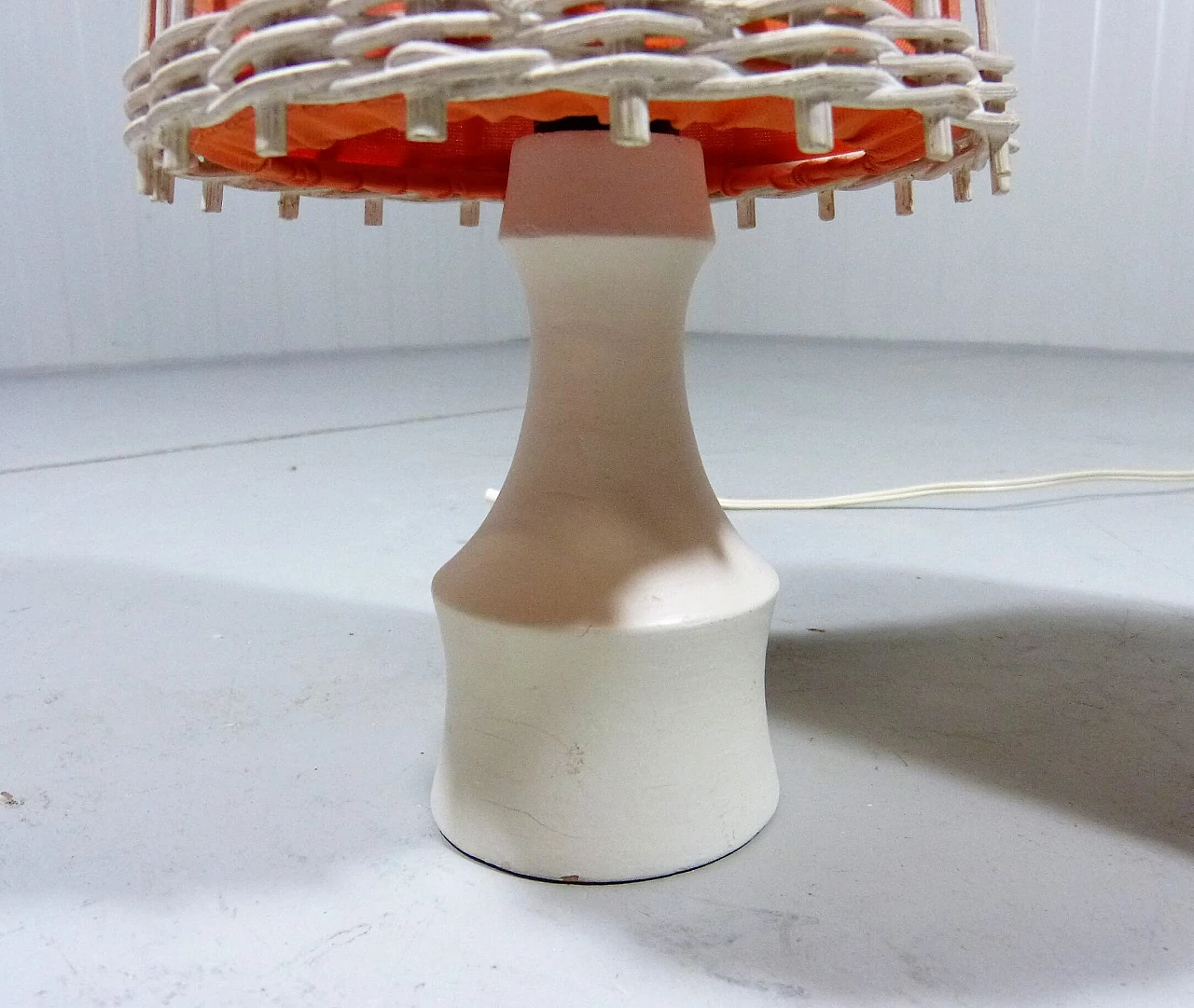 Pair of white lacquered wooden table lamps with wicker shade, 1960s 11