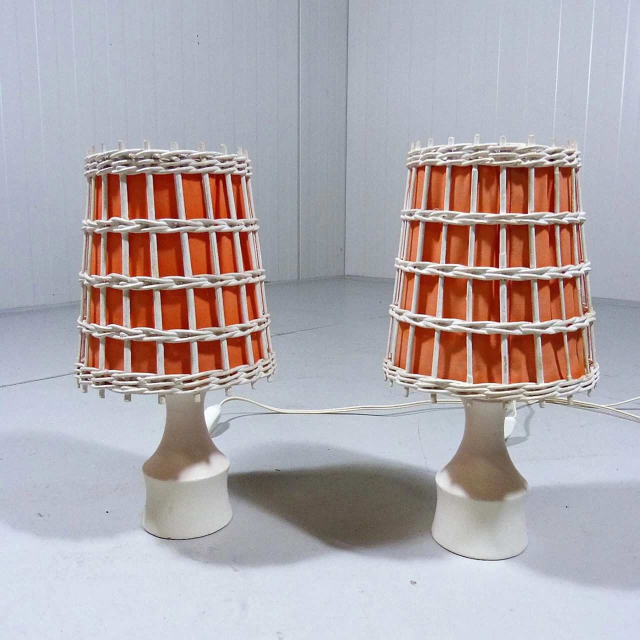 Pair of white lacquered wooden table lamps with wicker shade, 1960s 13