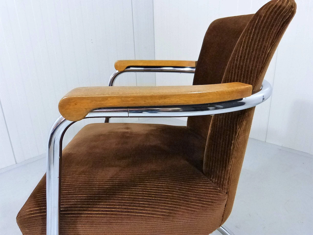 Ribbed fabric armchair with chrome-plated tubular frame and beech armrests, 1950s 3