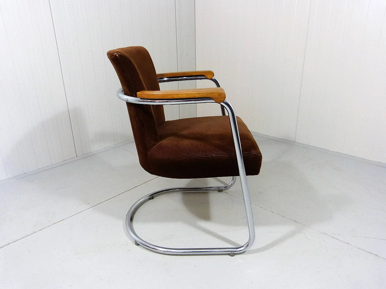 Ribbed fabric armchair with chrome-plated tubular frame and beech armrests, 1950s 7