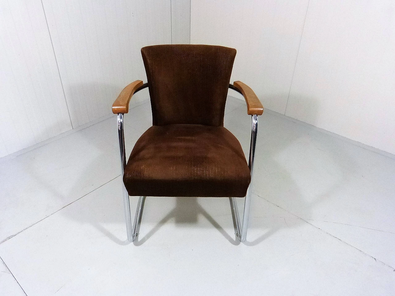 Ribbed fabric armchair with chrome-plated tubular frame and beech armrests, 1950s 10