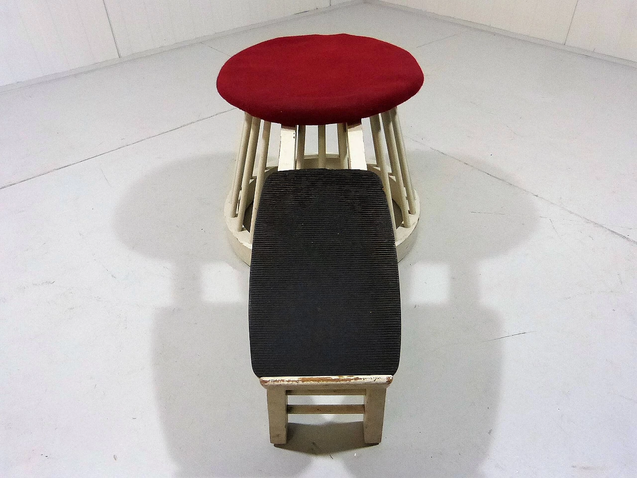 Shoe shop stool with wooden frame, 1950s 10