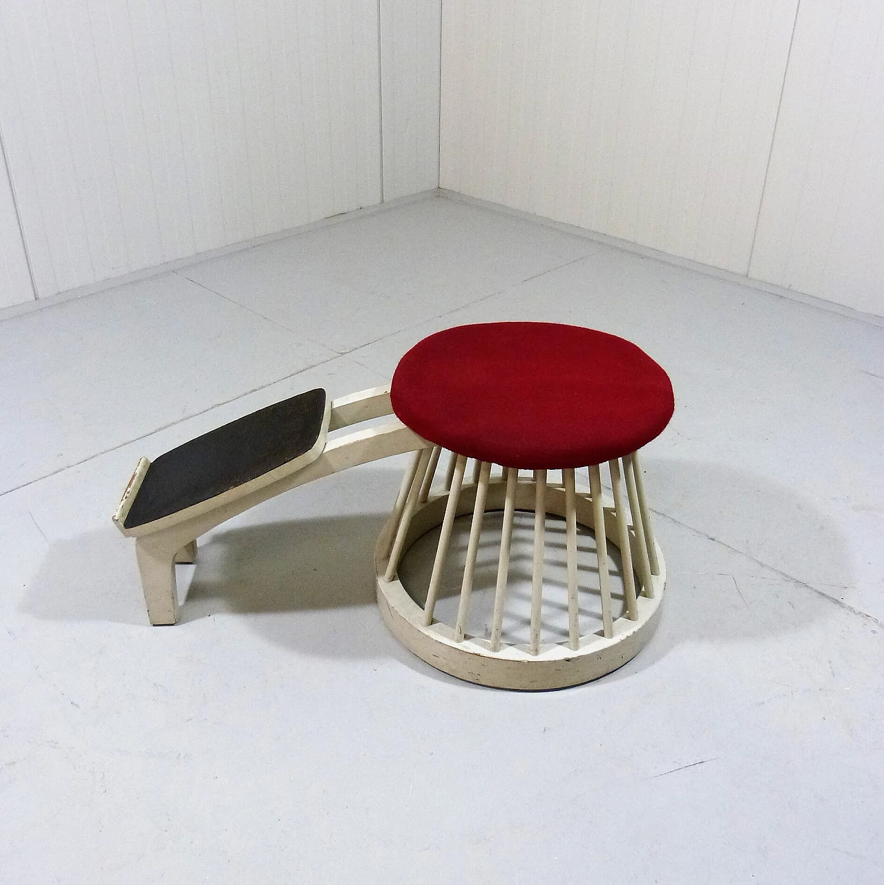 Shoe shop stool with wooden frame, 1950s 12