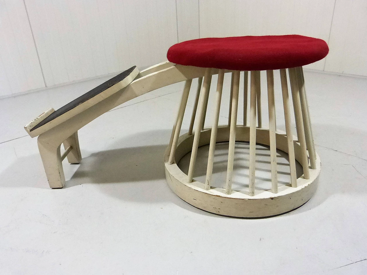 Shoe shop stool with wooden frame, 1950s 13