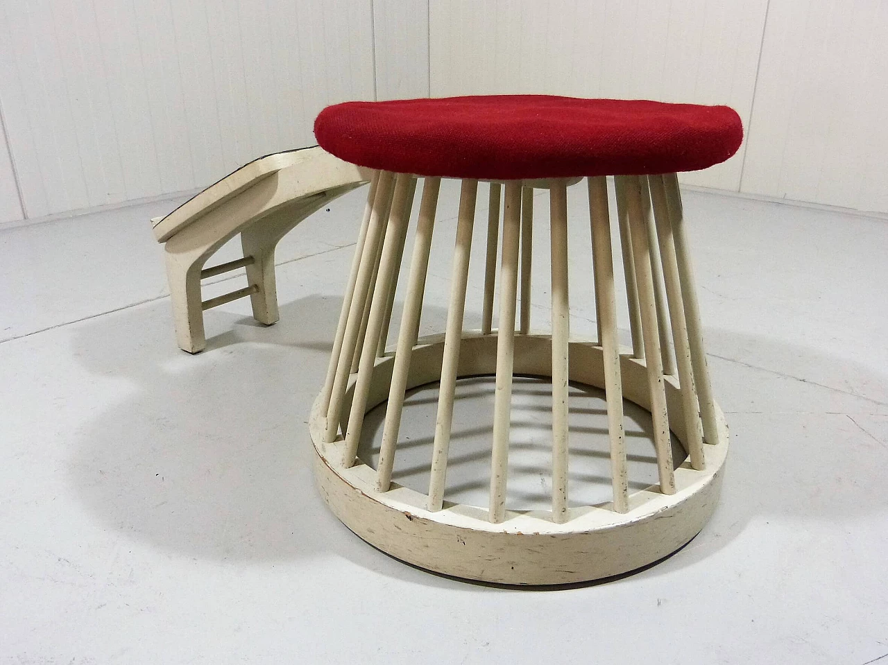 Shoe shop stool with wooden frame, 1950s 15