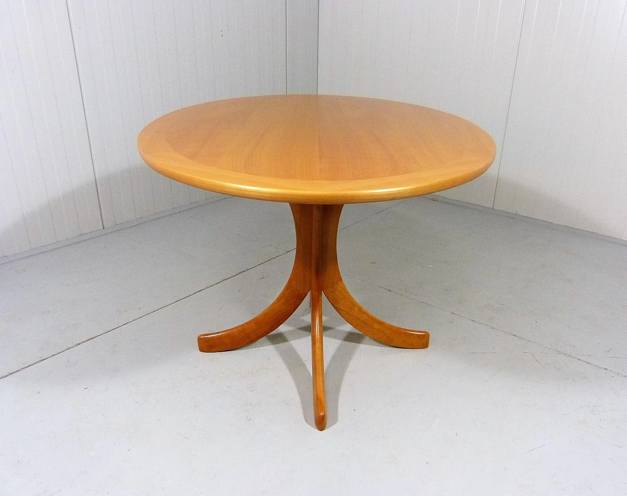 Tavolino danese ovale in frassino biondo, anni '60 3
