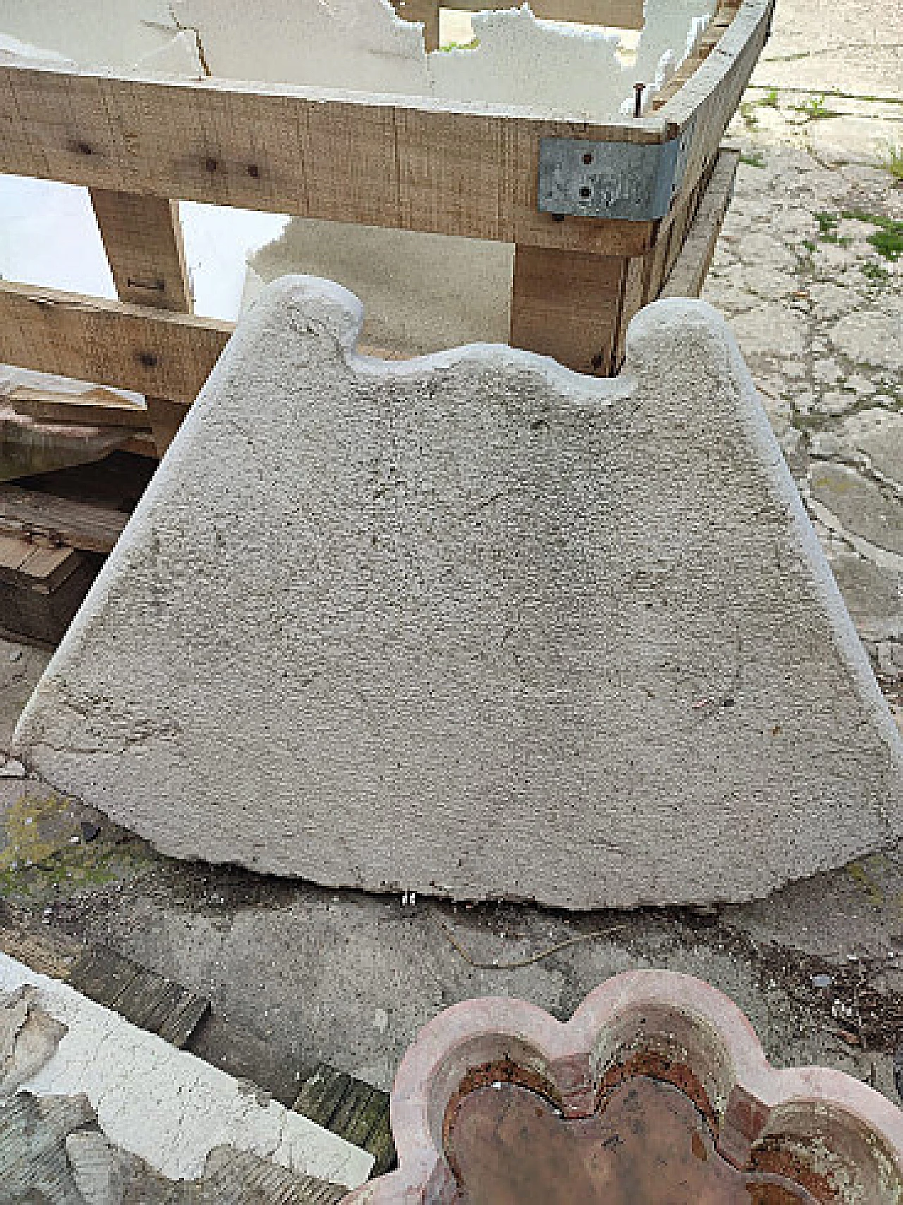 Venetian Istrian marble sundial with gnomon 6