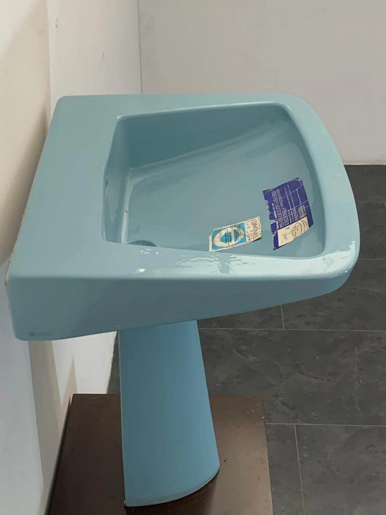 Lavabo Oneline azzurro di Gio Ponti per Ideal Standard, anni '50 13