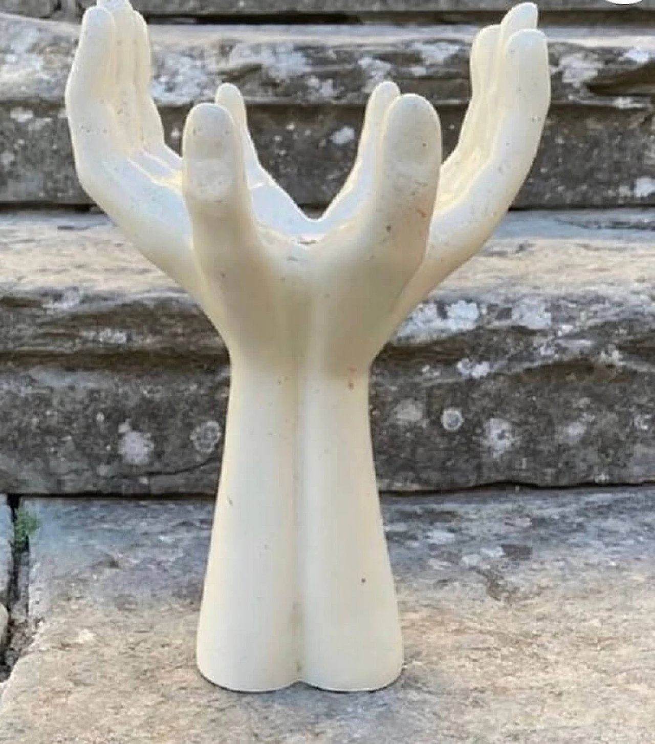 Lampada da tavolo in ceramica a forma di mani, anni '30 1