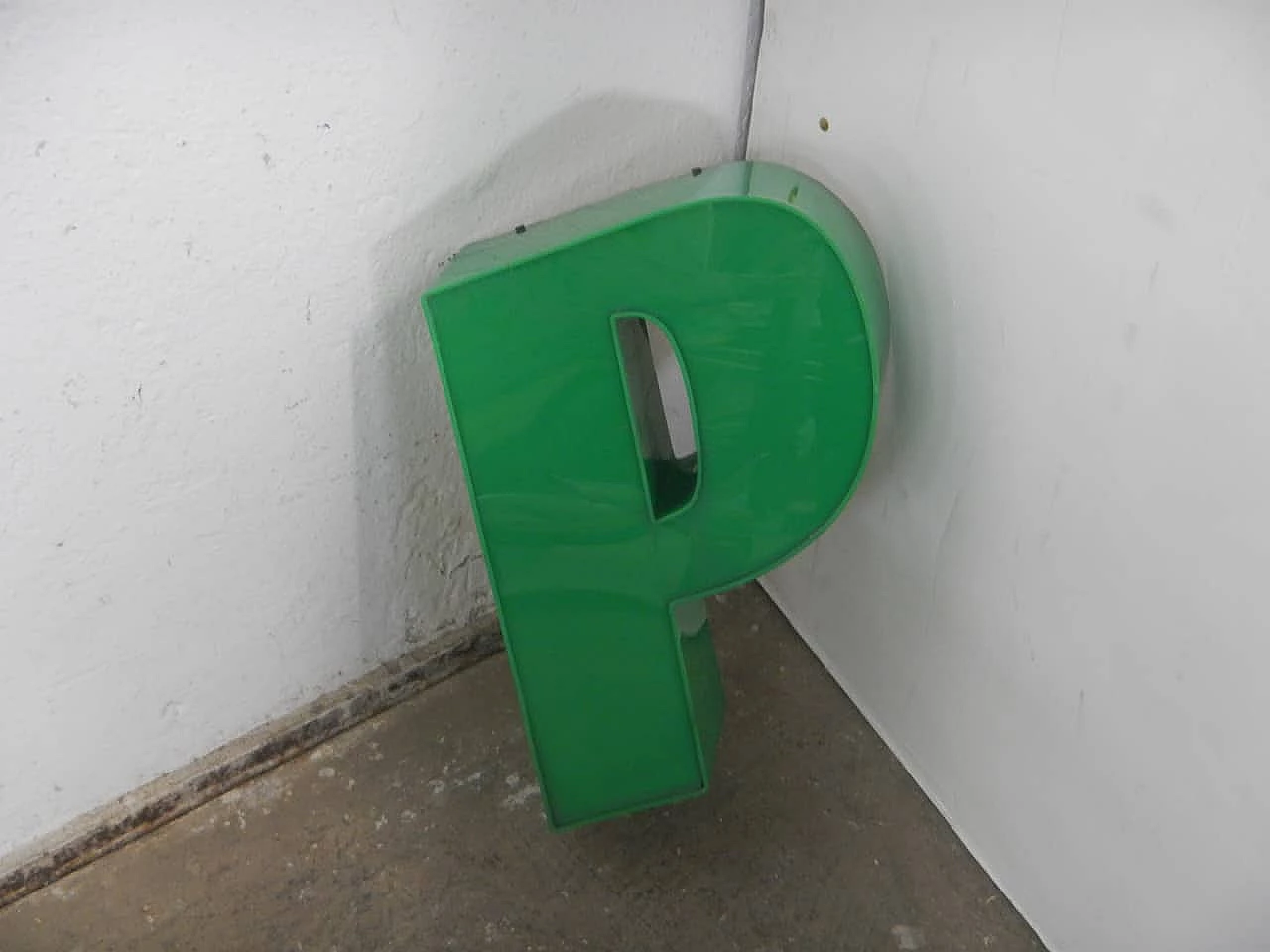 Green plastic letter P, 1980s 1
