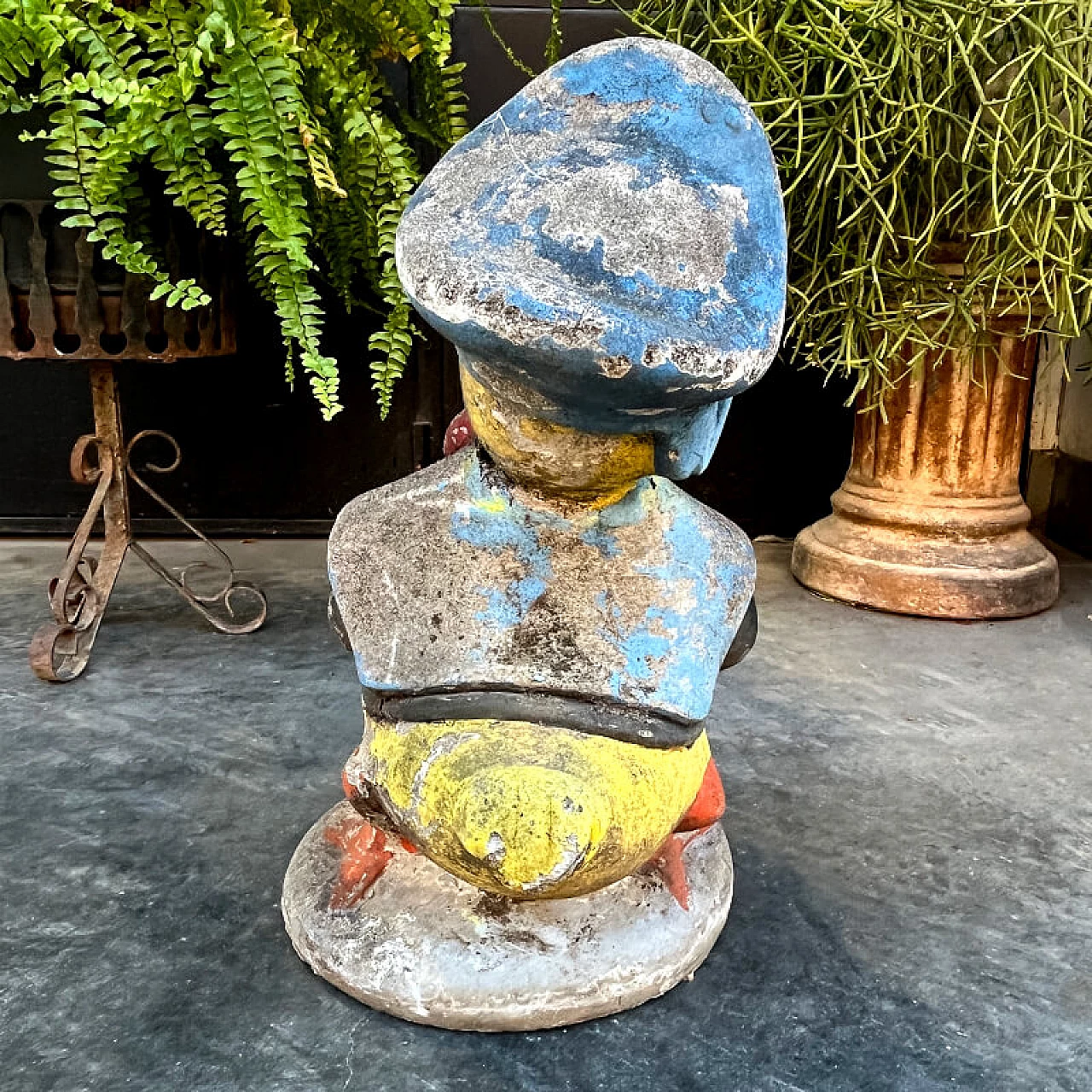 Statua da giardino di Paperino in cemento, anni '60 4
