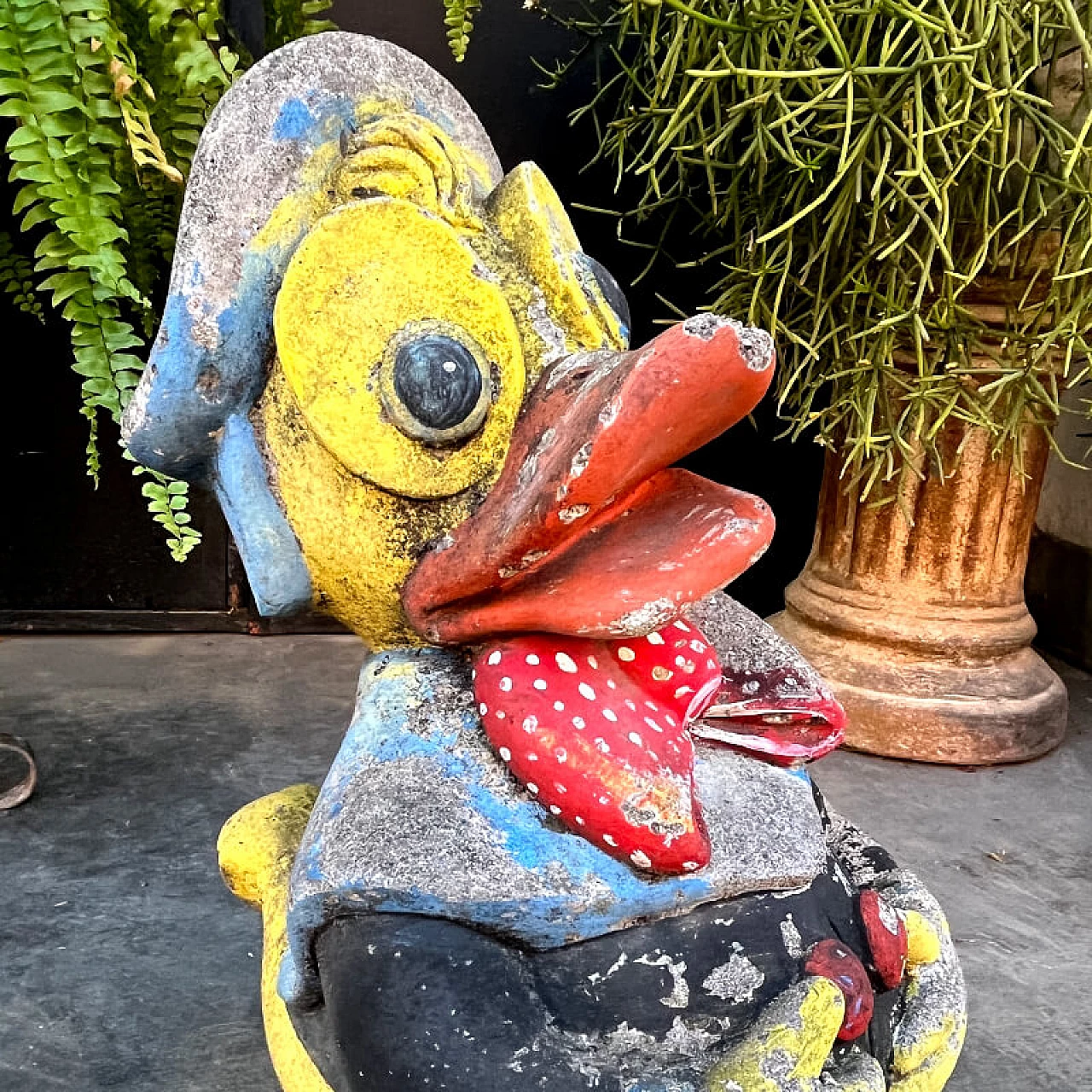 Statua da giardino di Paperino in cemento, anni '60 6