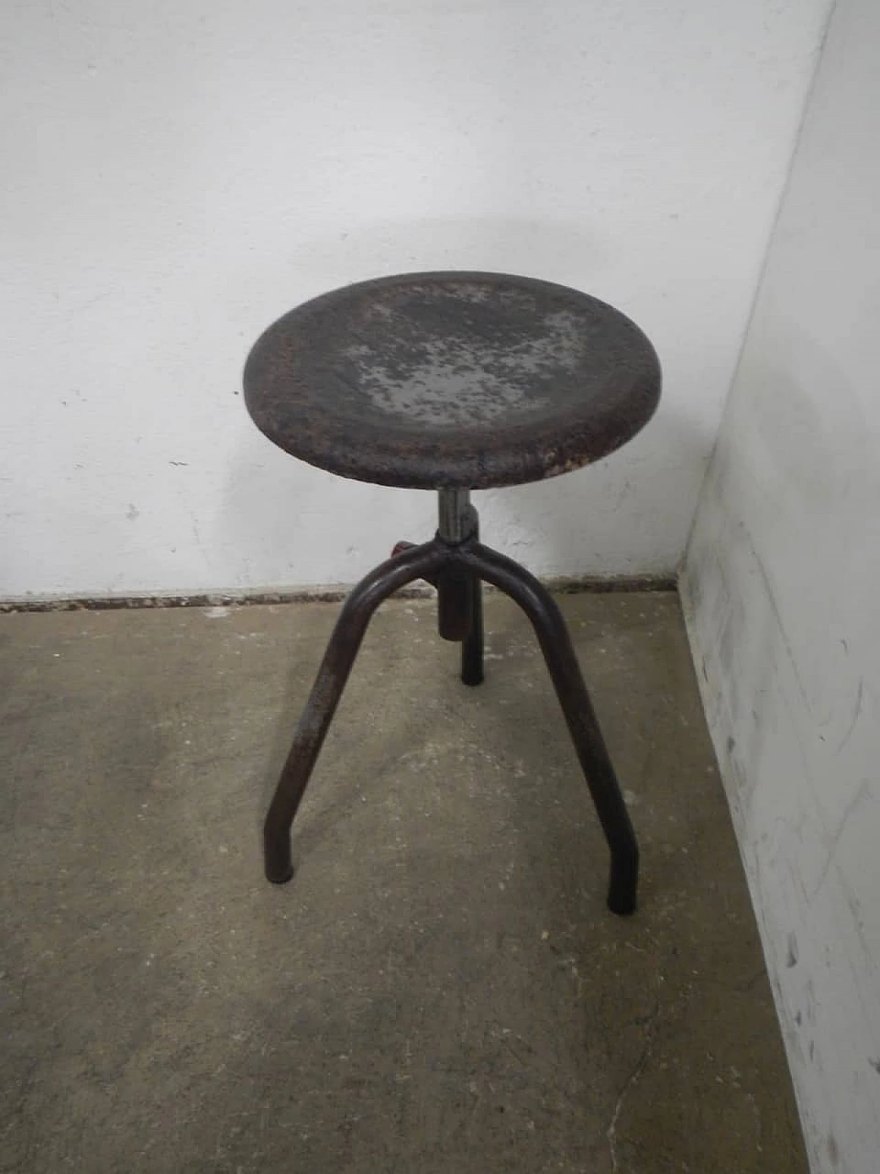 Three-legged adjustable iron stool, 1950s 2