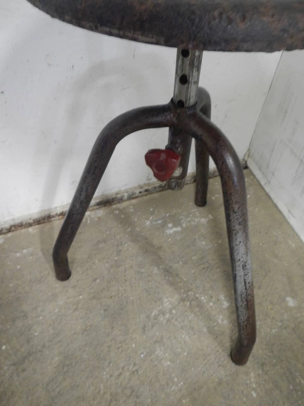 Three-legged adjustable iron stool, 1950s 6