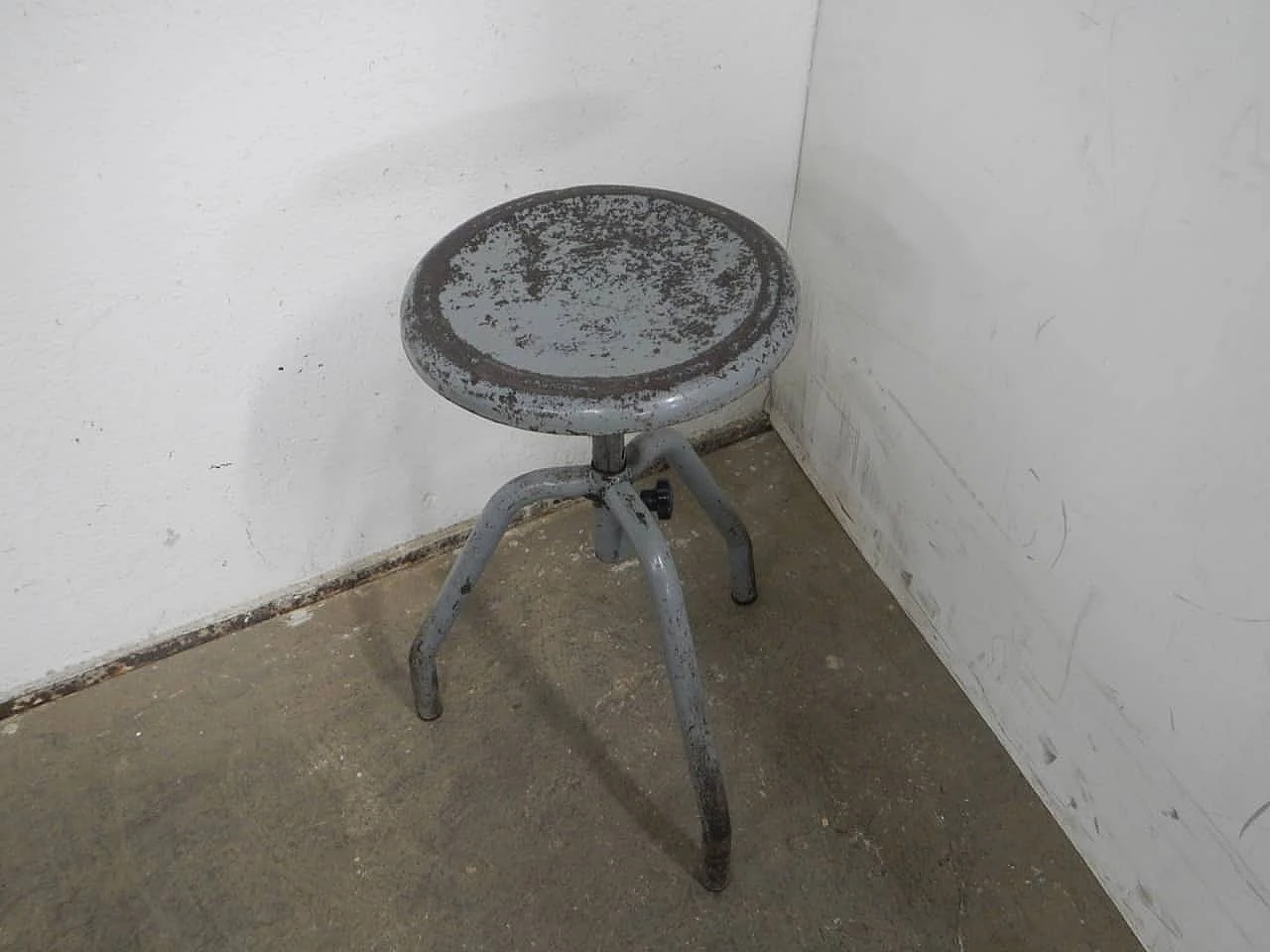 Grey iron adjustable stool, 1950s 1