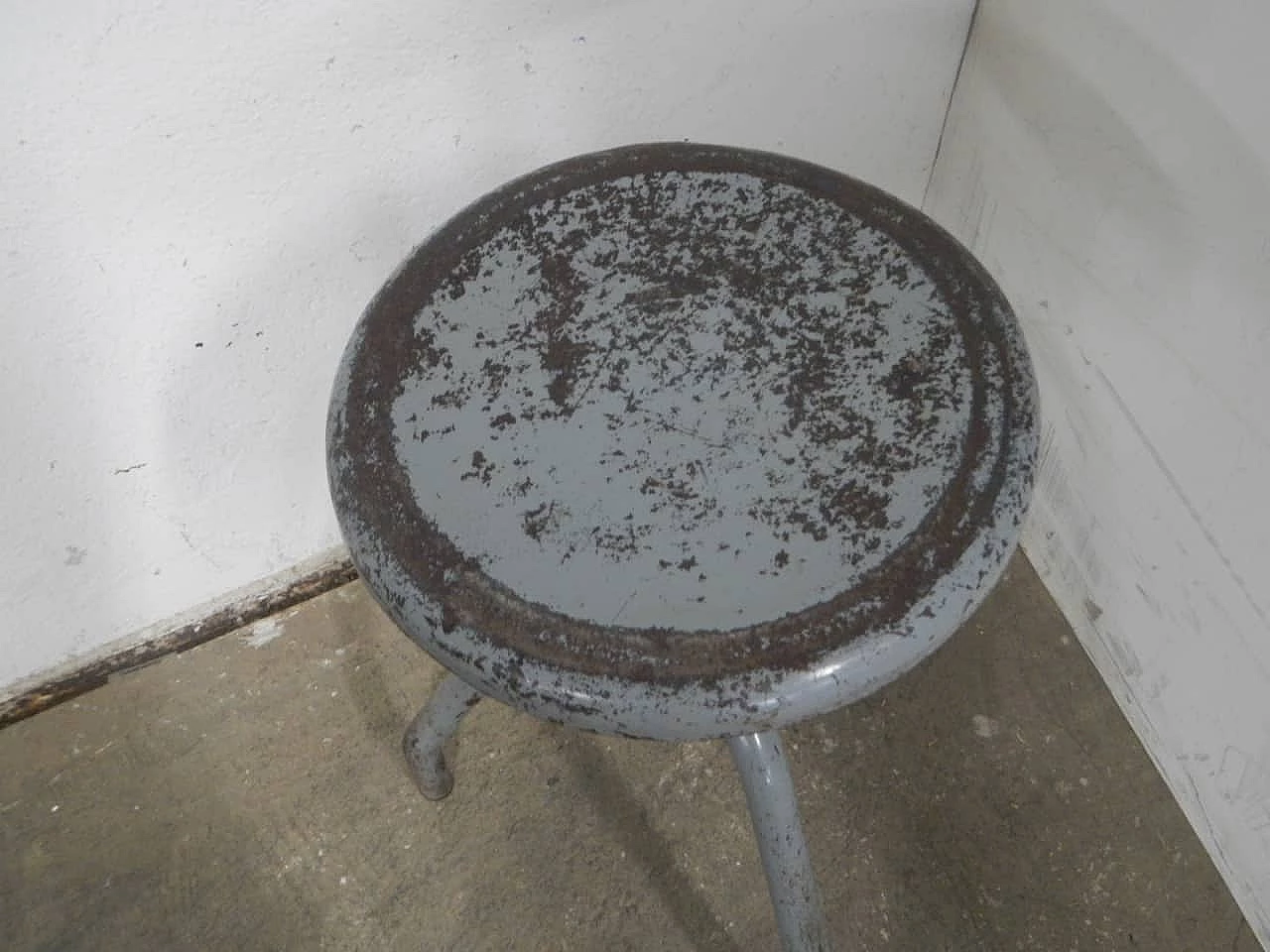 Grey iron adjustable stool, 1950s 4