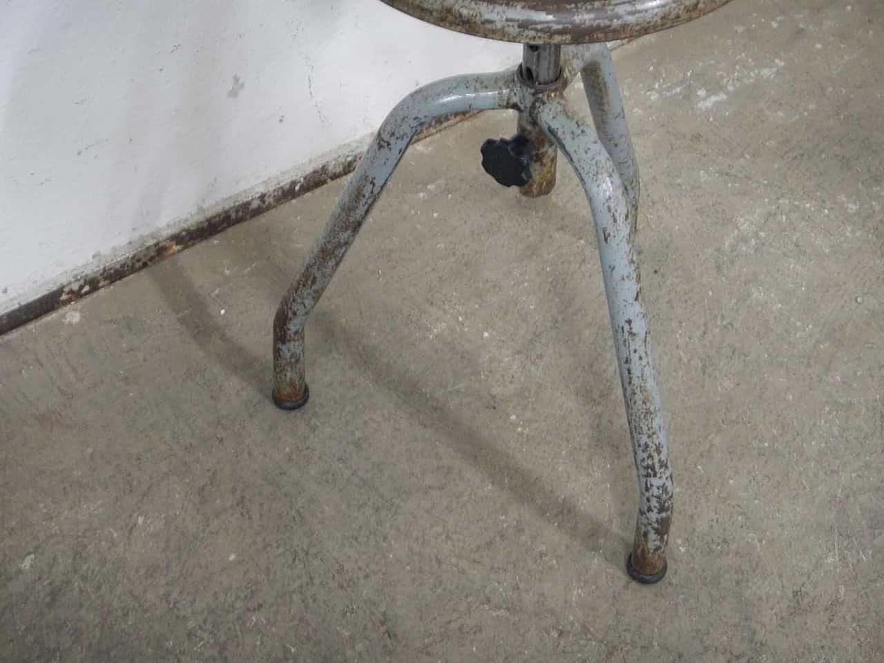 Iron workshop stool, 1950s 8