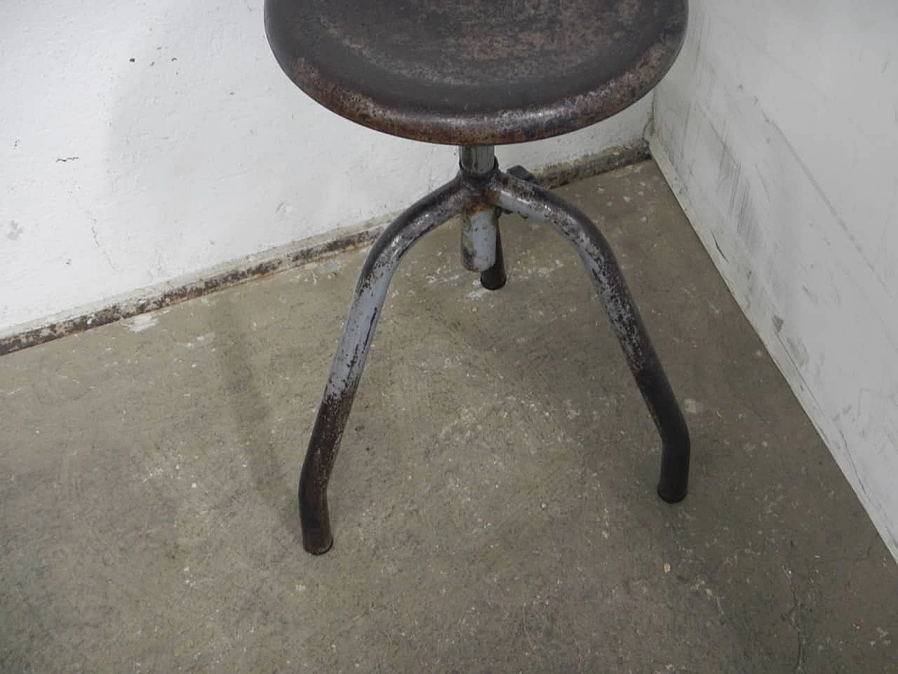 Three-legged iron workshop stool, 1950s 8