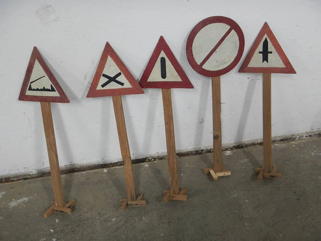 5 Compressed wood educational road signs, 1960s 2