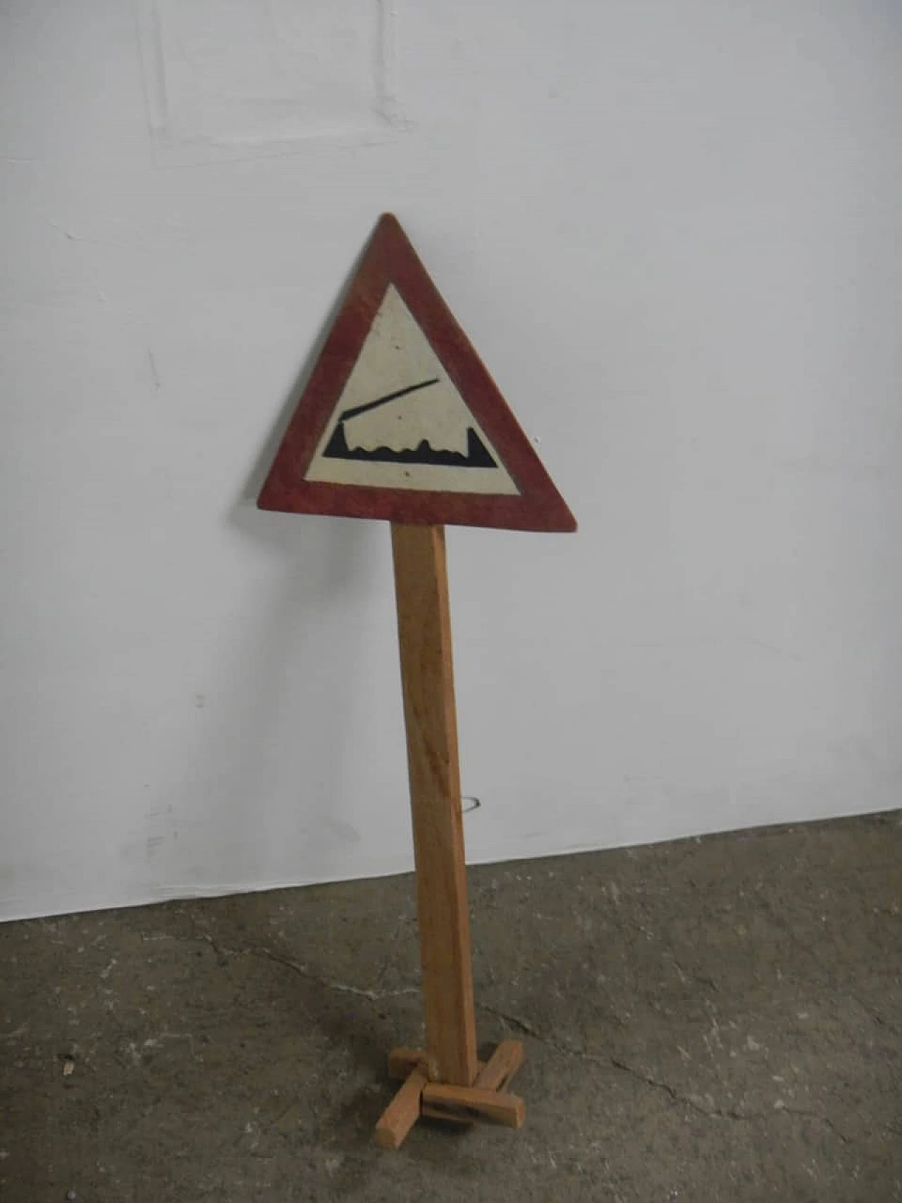 5 Compressed wood educational road signs, 1960s 3