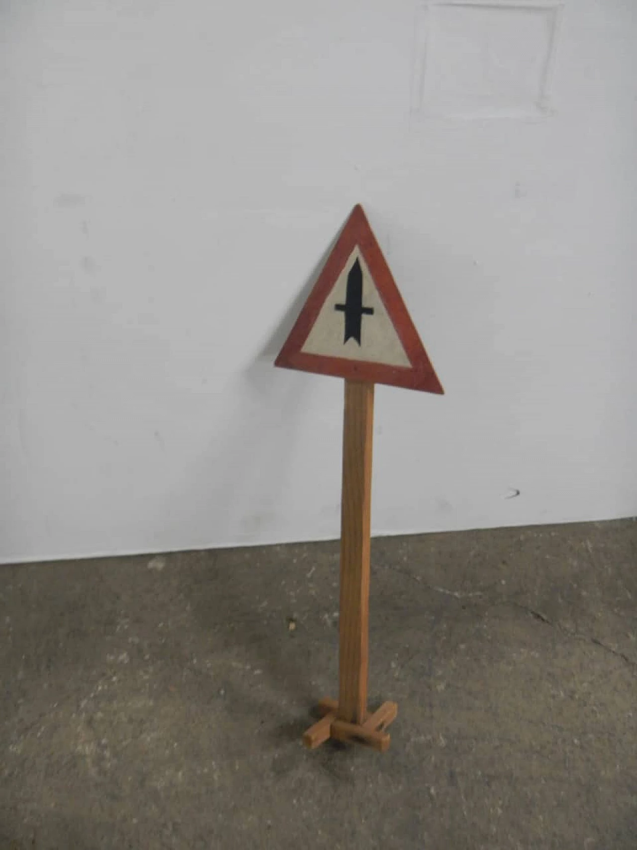 5 Compressed wood educational road signs, 1960s 10