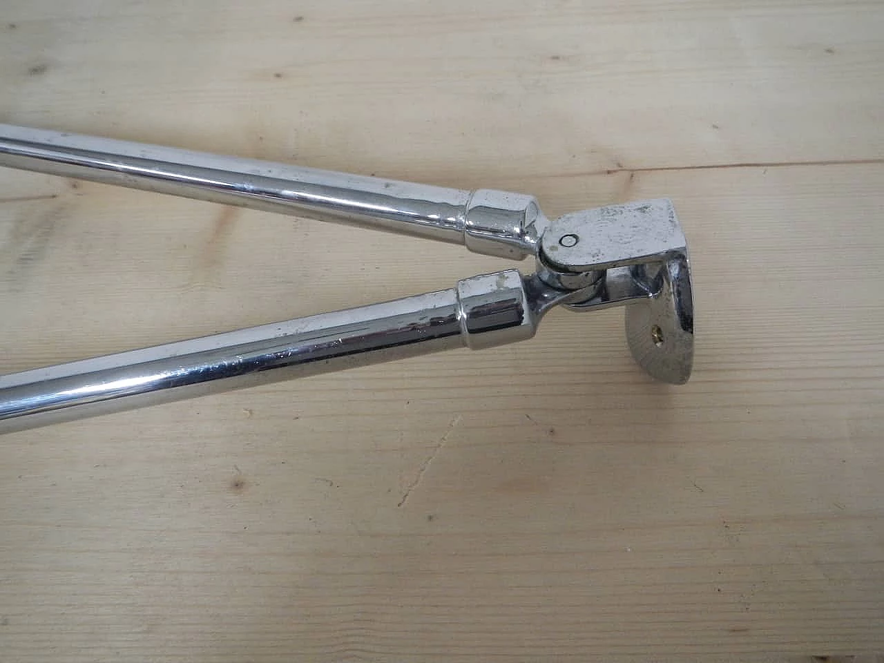 Porta asciugamani in metallo cromato, anni '60 5