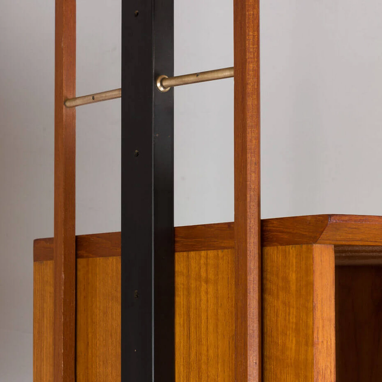 Coppia di librerie a parete in teak nello stile di Gio Ponti, anni '60 7