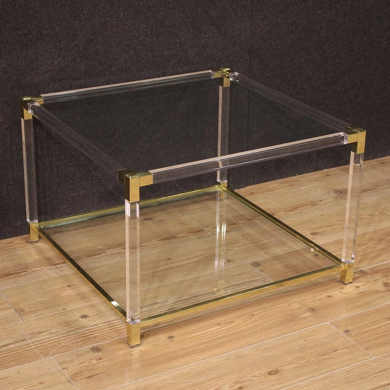 Tavolino da salotto in plexiglass, vetro e metallo dorato, anni '80 1