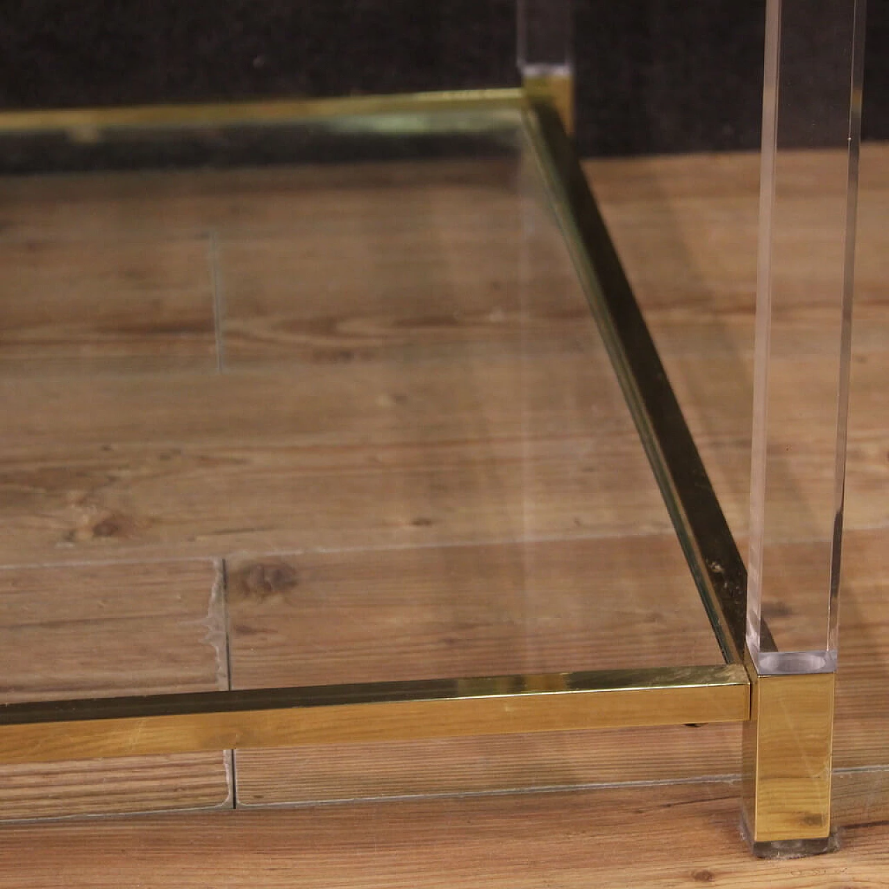 Tavolino da salotto in plexiglass, vetro e metallo dorato, anni '80 6