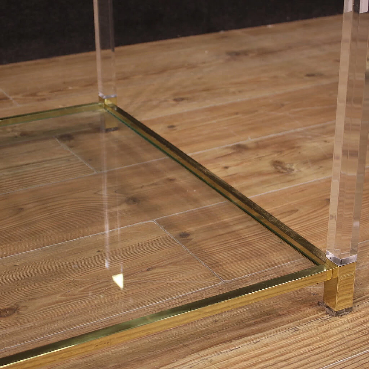 Tavolino da salotto in plexiglass, vetro e metallo dorato, anni '80 10