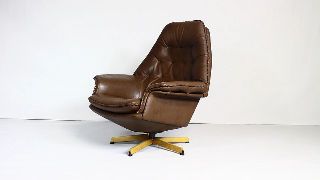 Brown leather swivel chair by Madsen & Schubell, 1960s 19