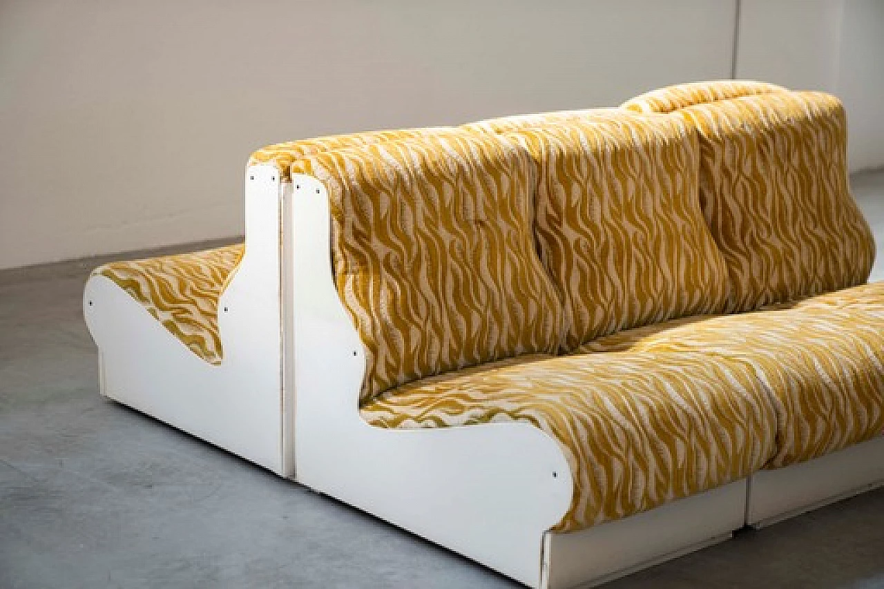 Divano modulare bianco e giallo a sei posti, anni '70 10