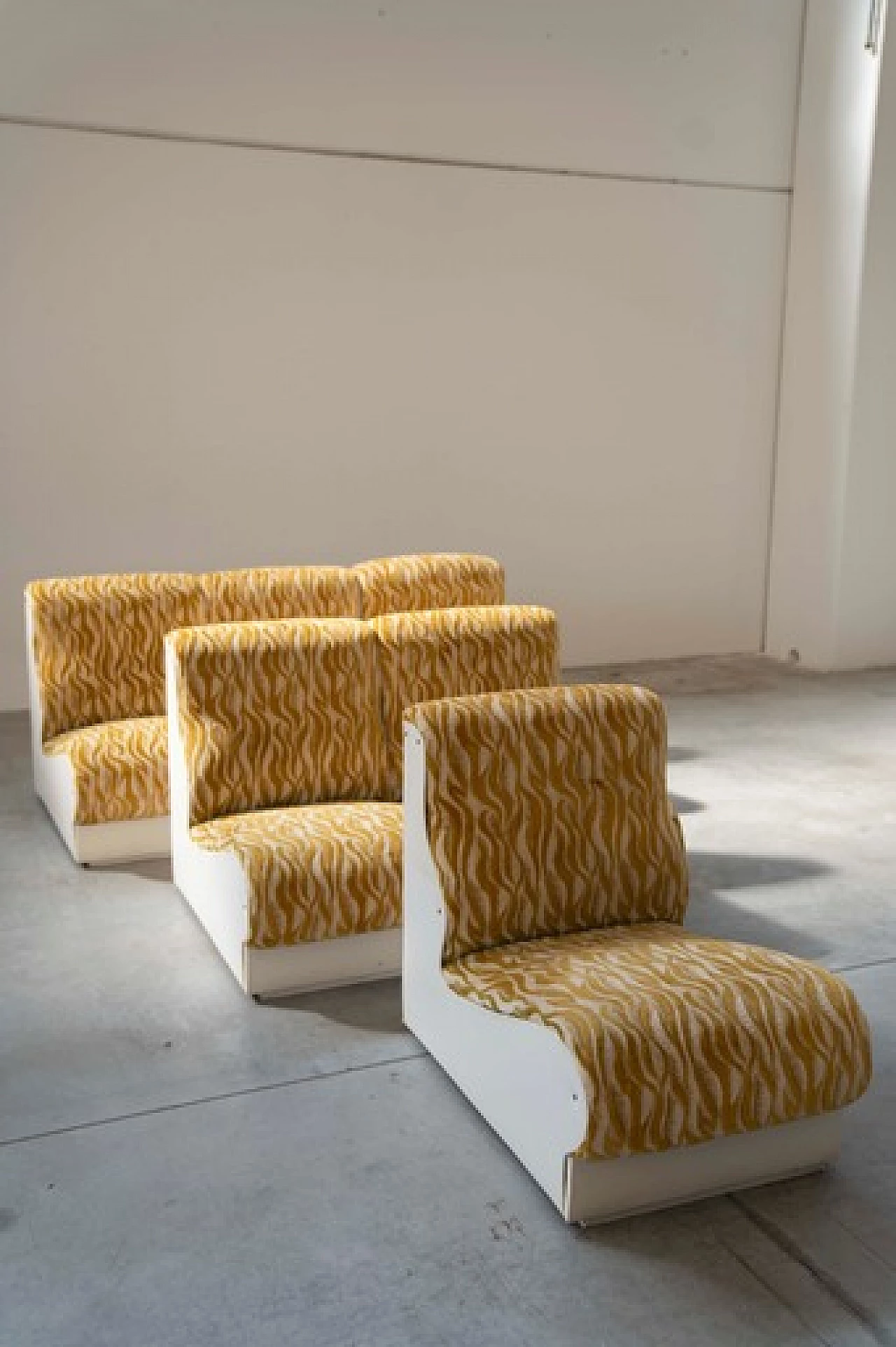 Divano modulare bianco e giallo a sei posti, anni '70 17