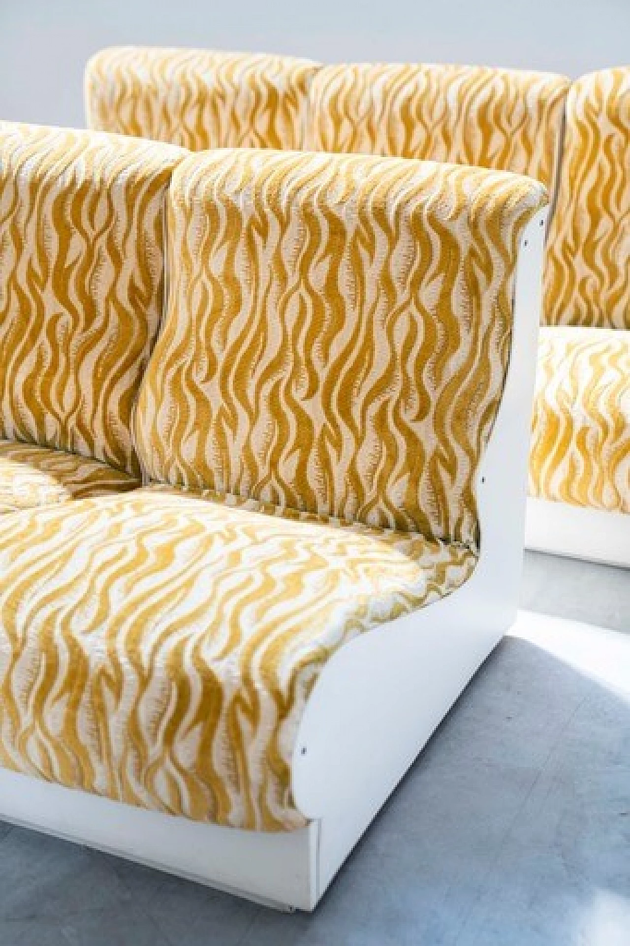 Divano modulare bianco e giallo a sei posti, anni '70 21