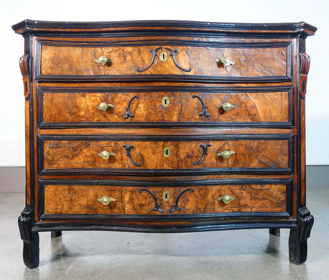 Louis XIV wooden and walnut-root dresser with ebonized details, 18th century 3