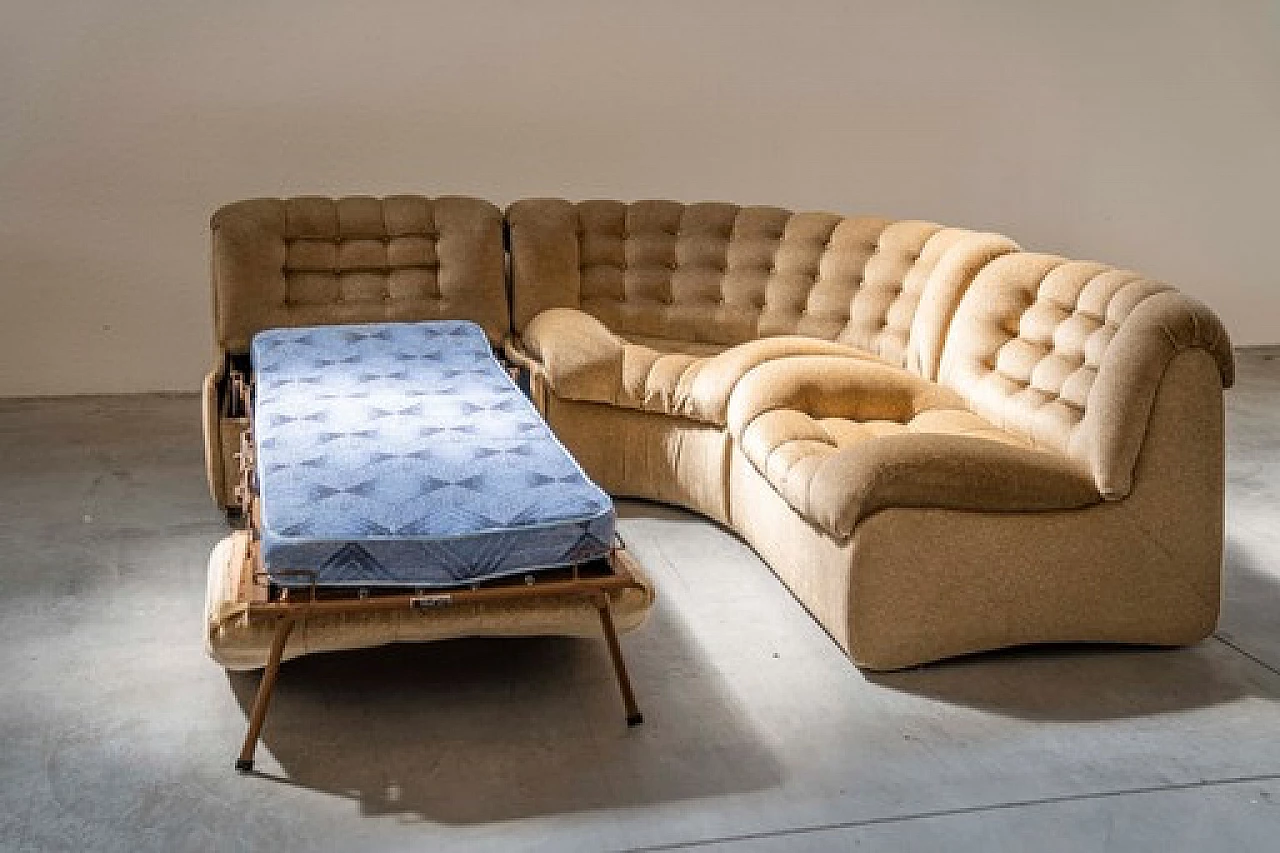 Divano in ciniglia a semicerchio componibile di F.lli Carloni, anni '70 33