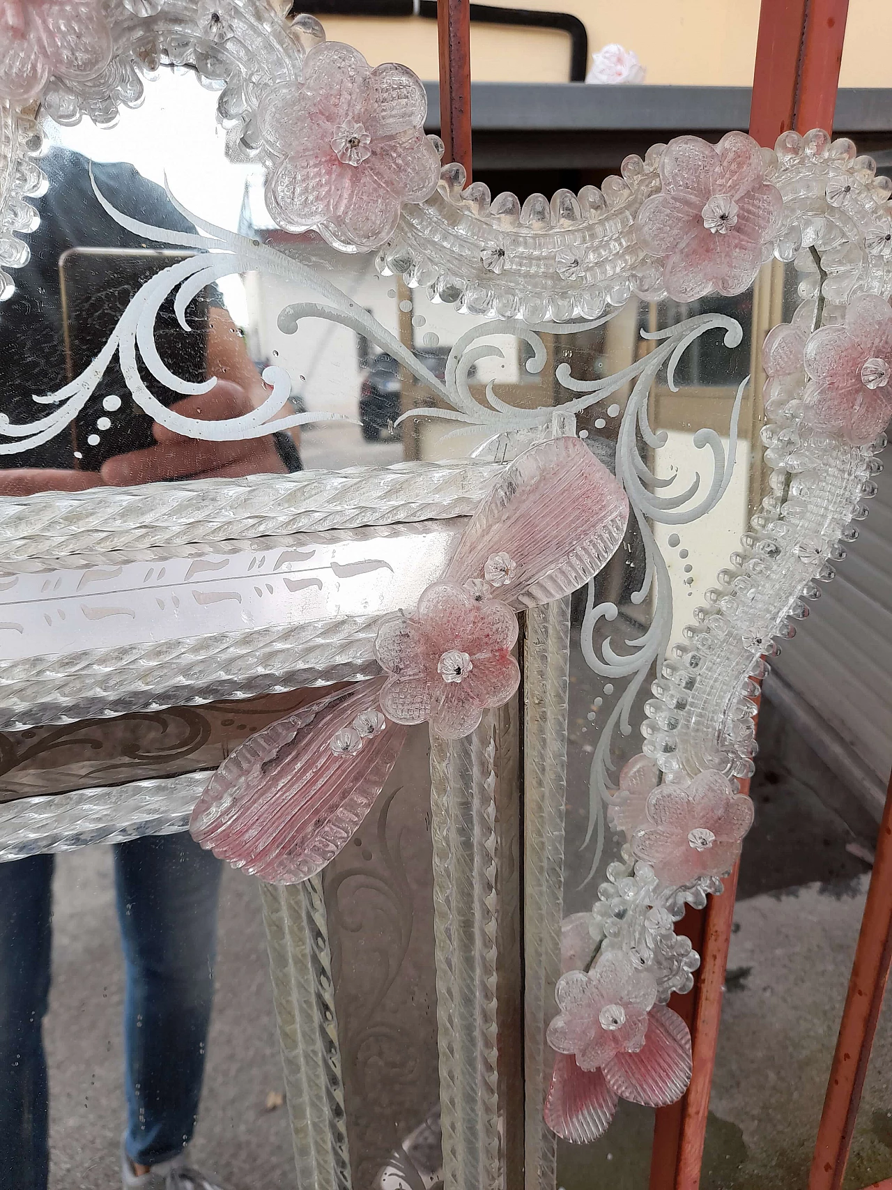 Louis XV style transparent and pink Murano glass mirror, early 20th century 12