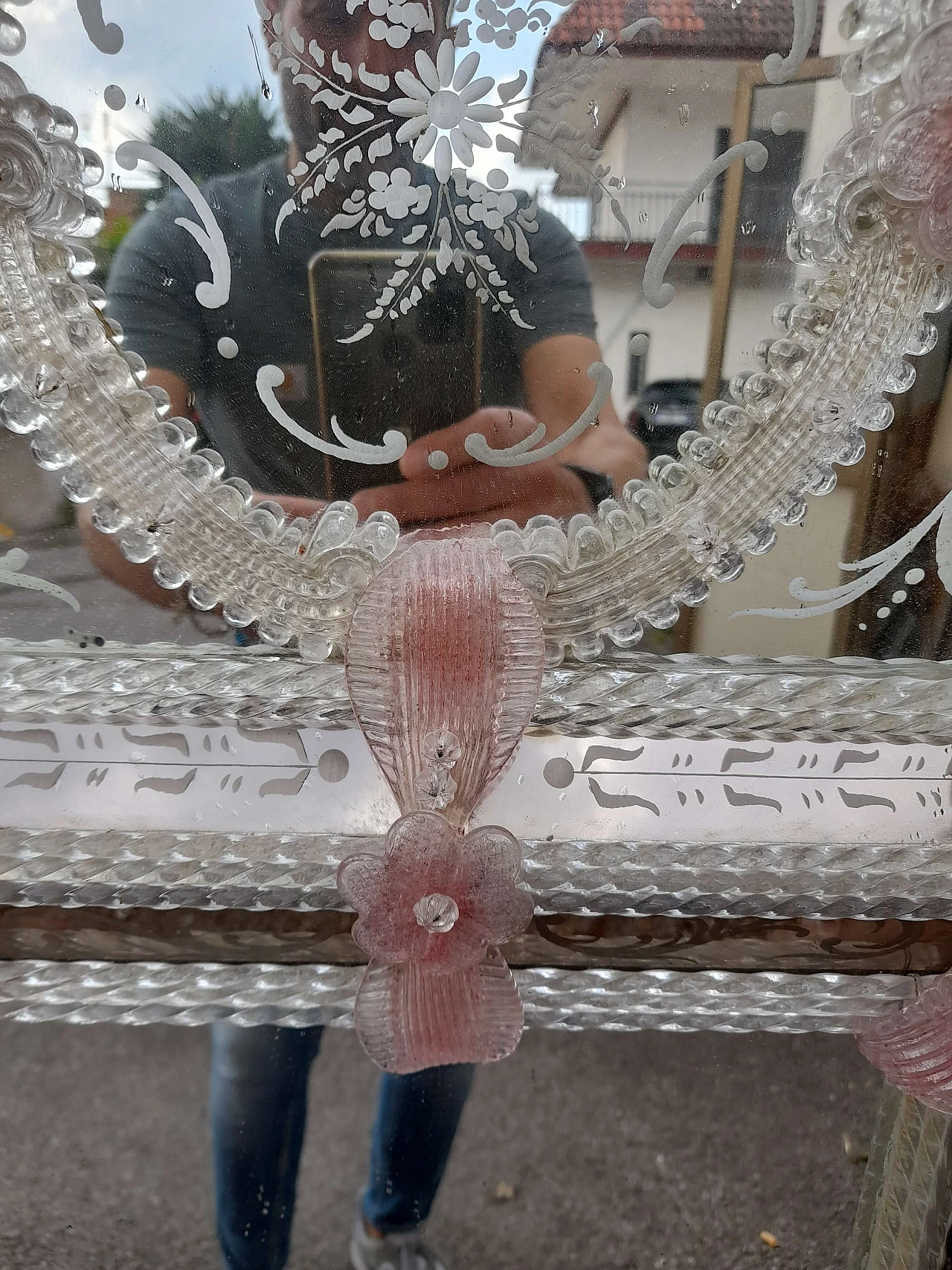 Louis XV style transparent and pink Murano glass mirror, early 20th century 13